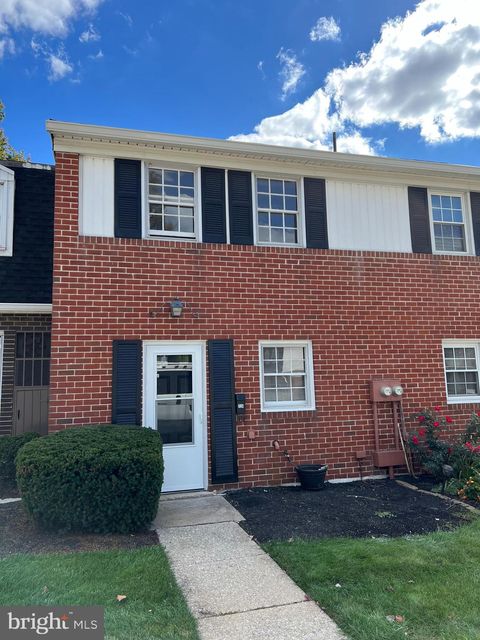 724 COLONY DRIVE YORK PA 17404