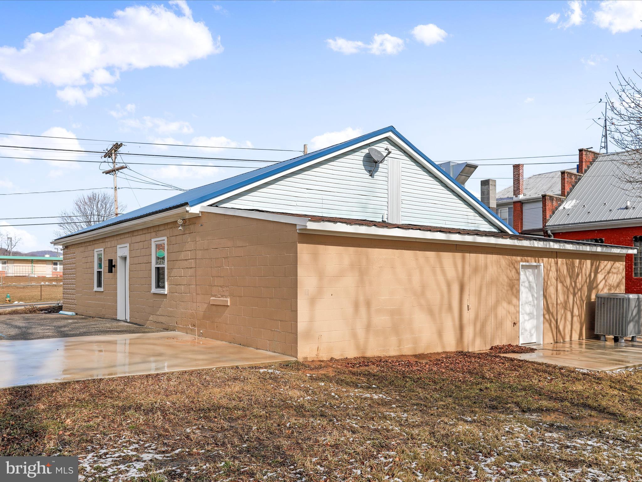 CLEAR SPRING - Commercial Sale