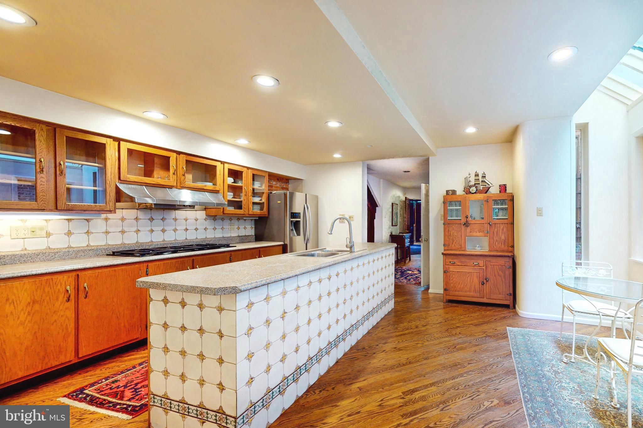 FITLER SQUARE - Residential Income