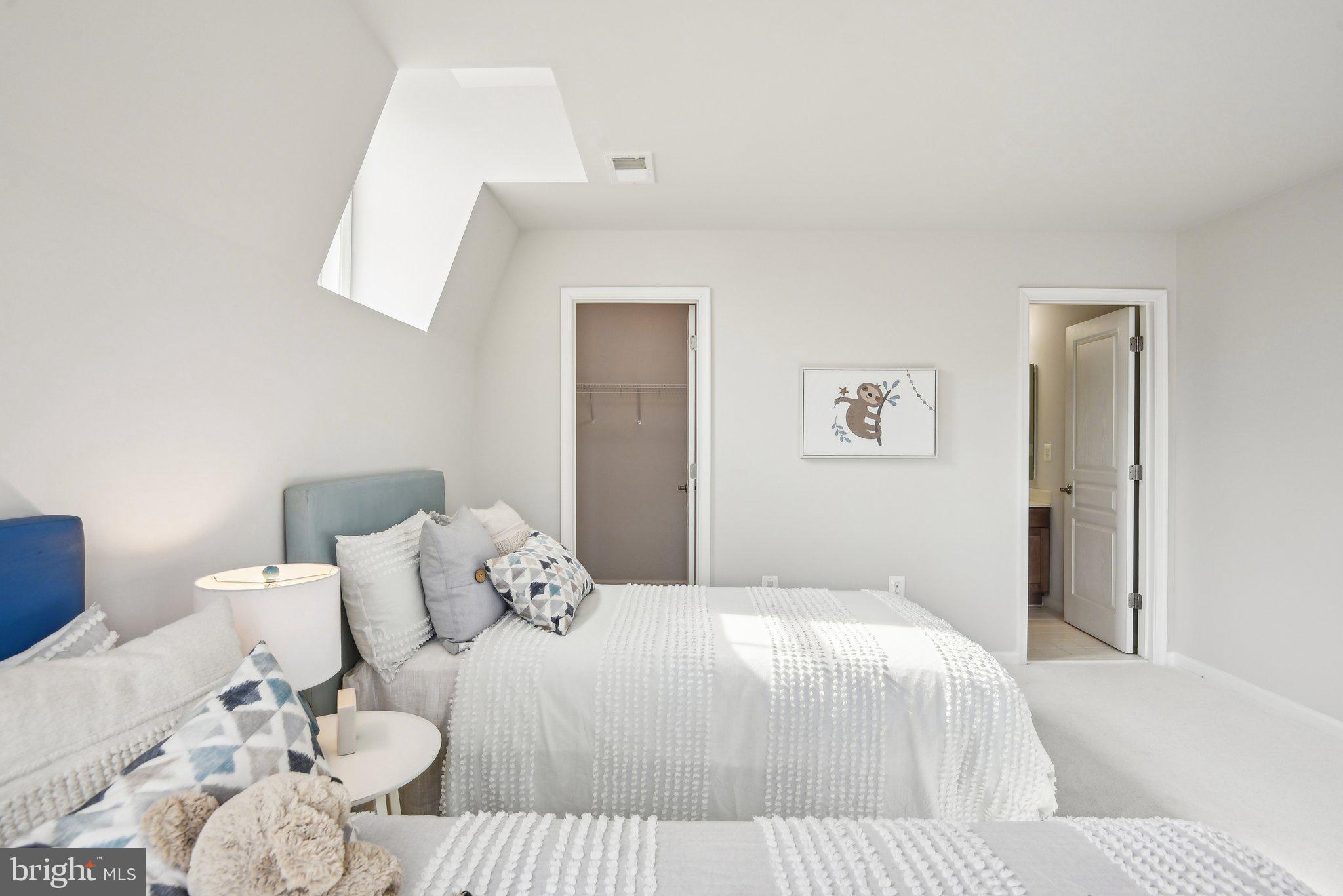 SHIRLINGTON CREST - Residential