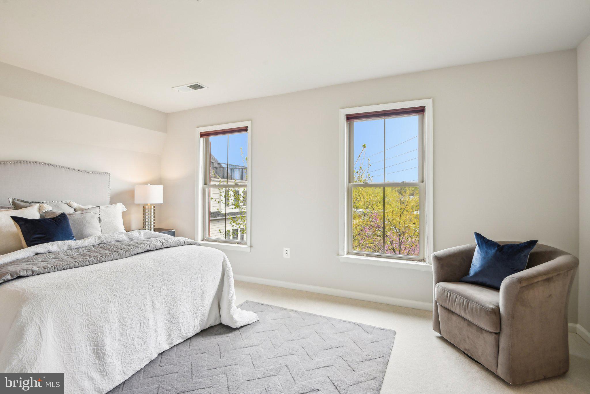 SHIRLINGTON CREST - Residential