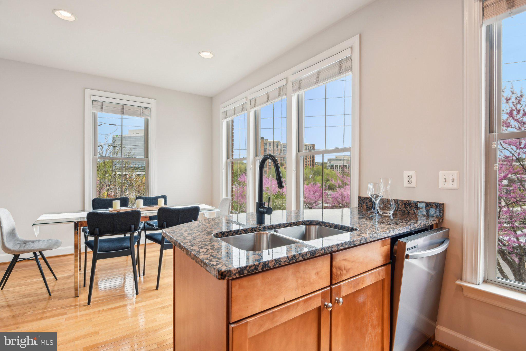 SHIRLINGTON CREST - Residential