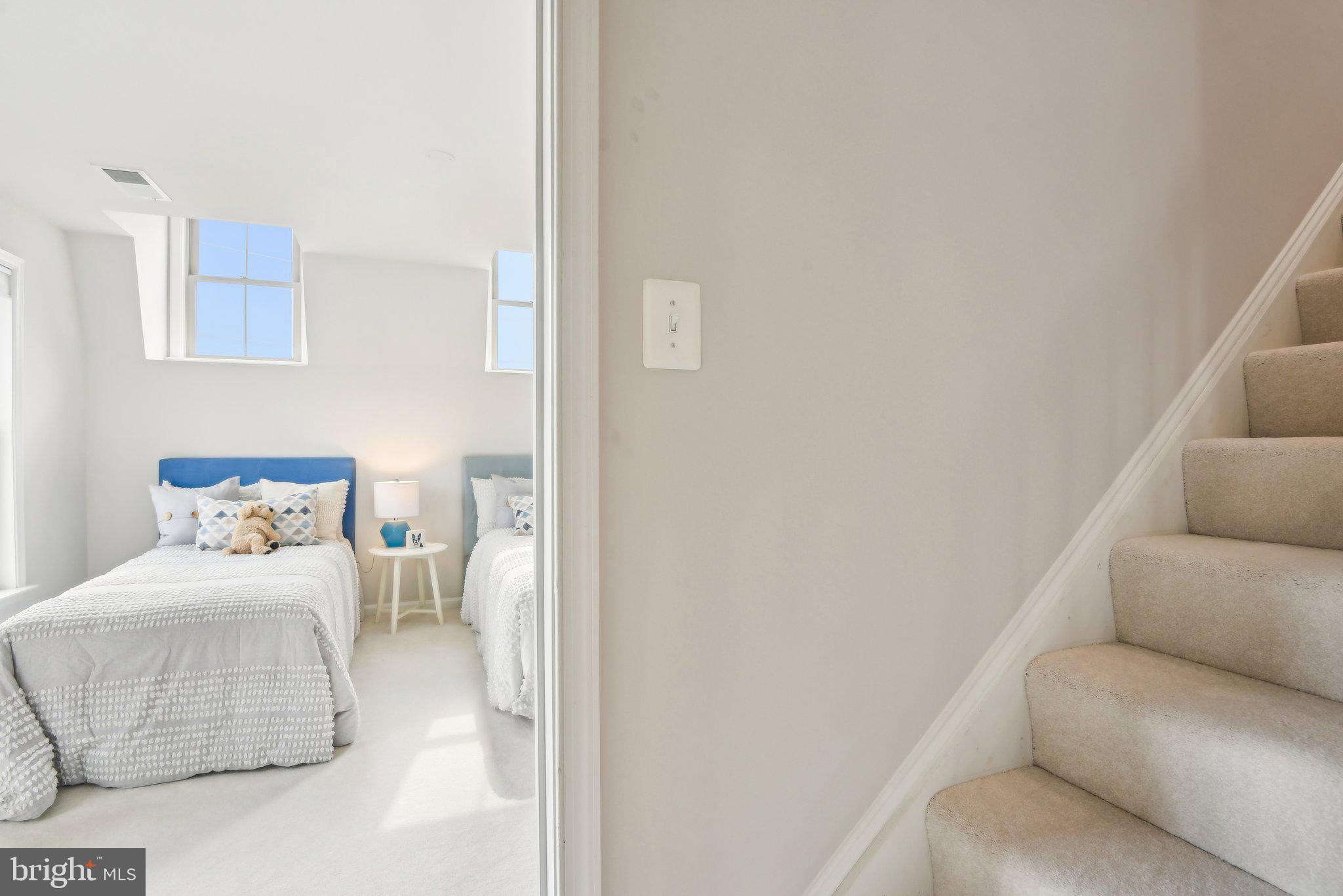 SHIRLINGTON CREST - Residential