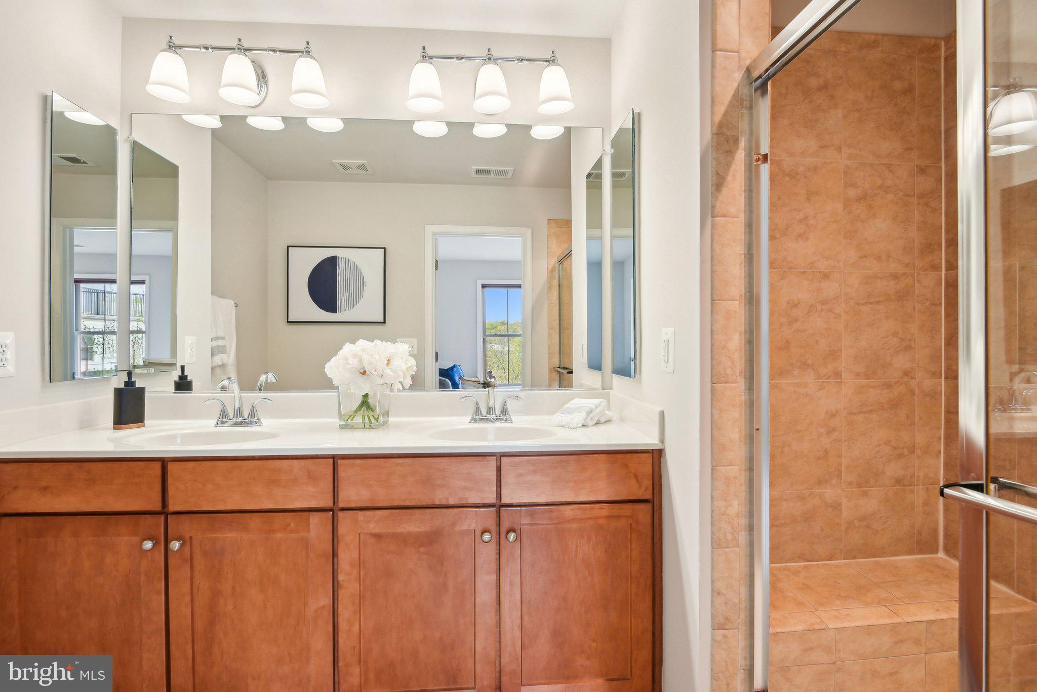 SHIRLINGTON CREST - Residential