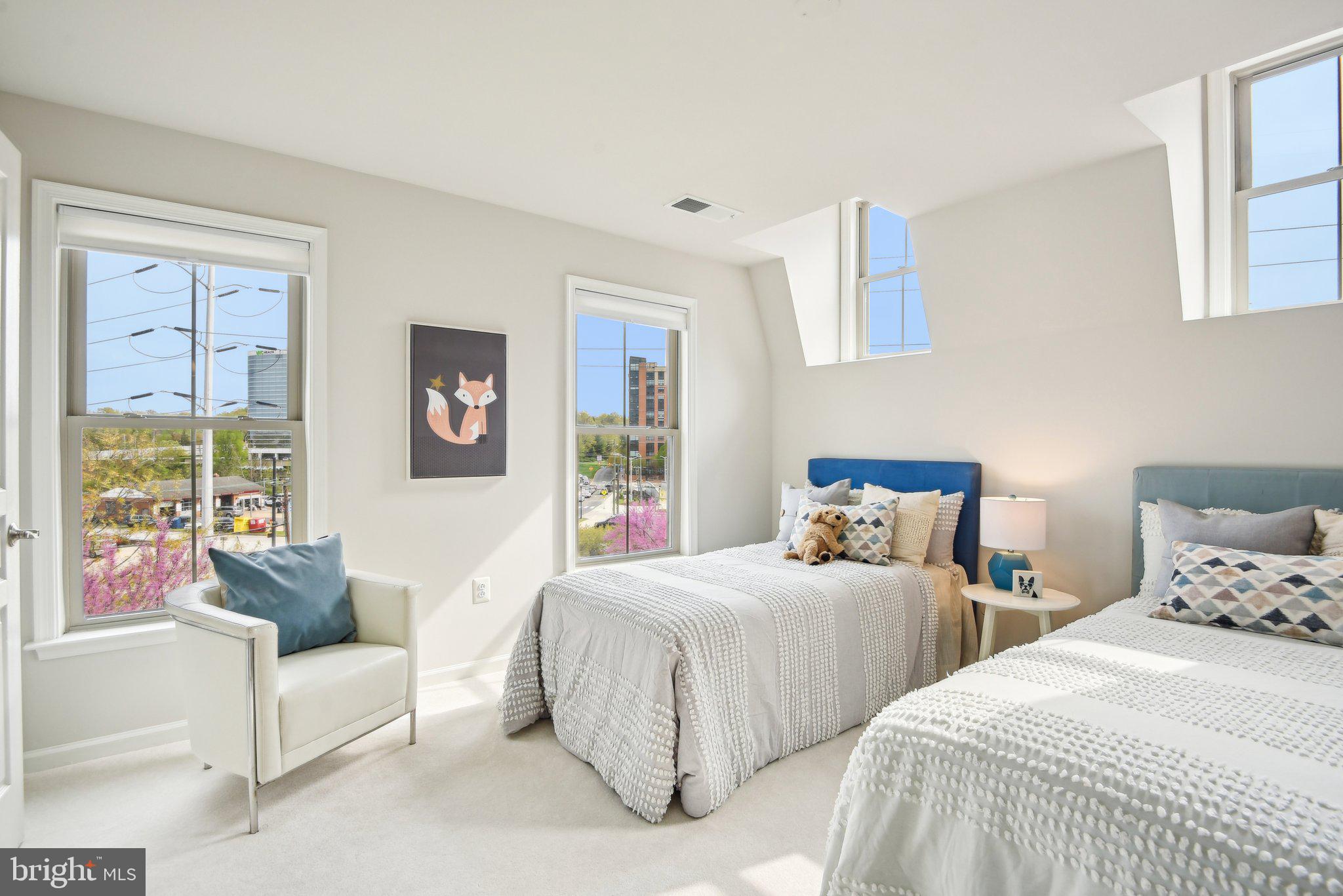 SHIRLINGTON CREST - Residential