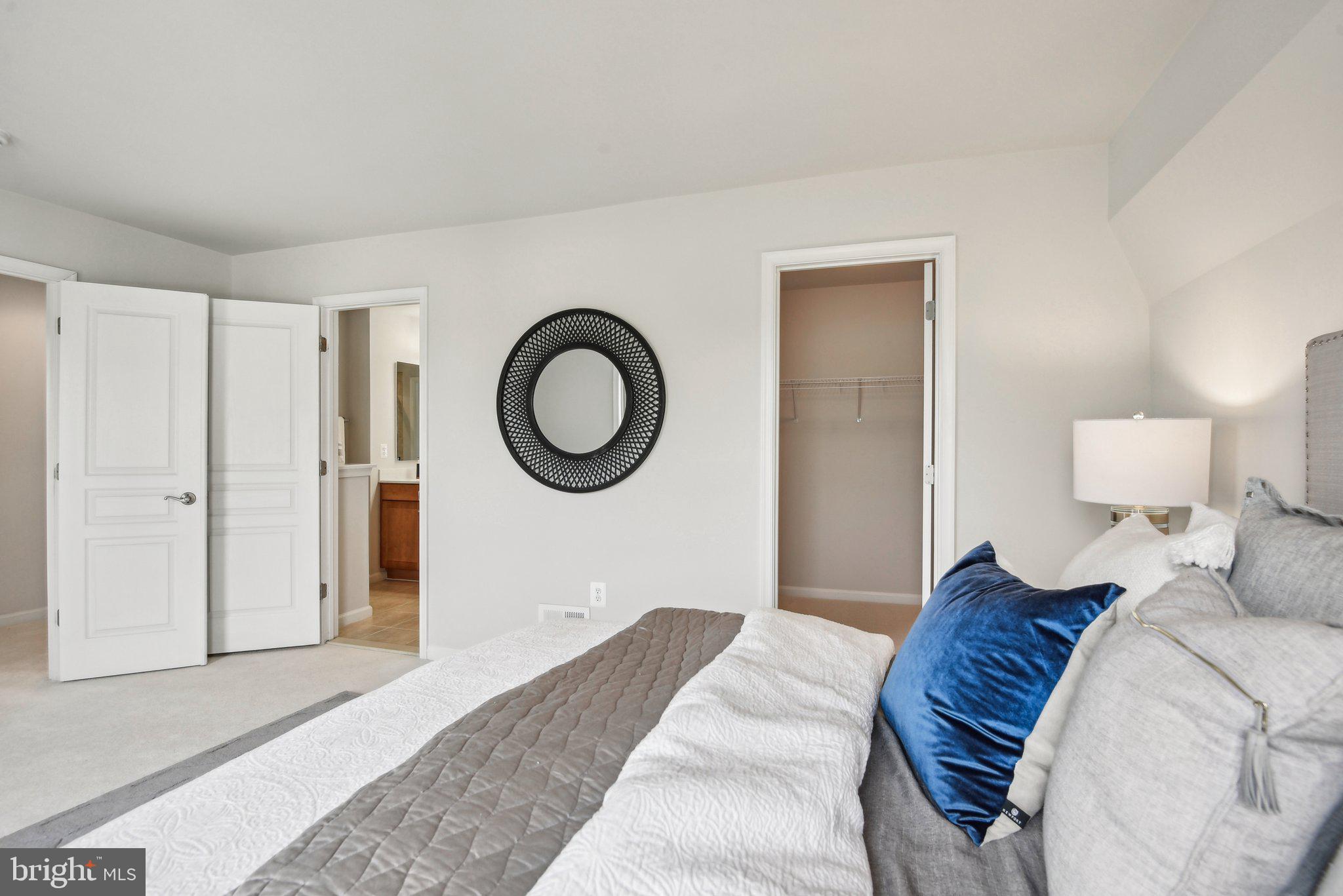 SHIRLINGTON CREST - Residential