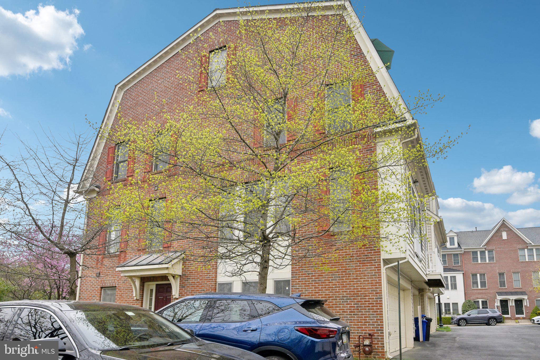 SHIRLINGTON CREST - Residential