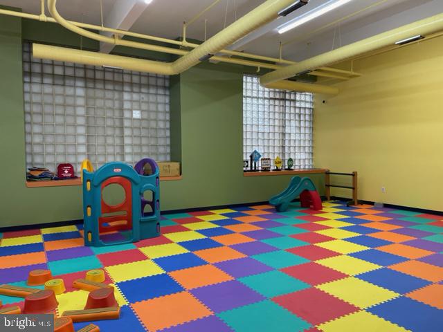 PHILADELPHIA (NORTH) - Commercial Lease