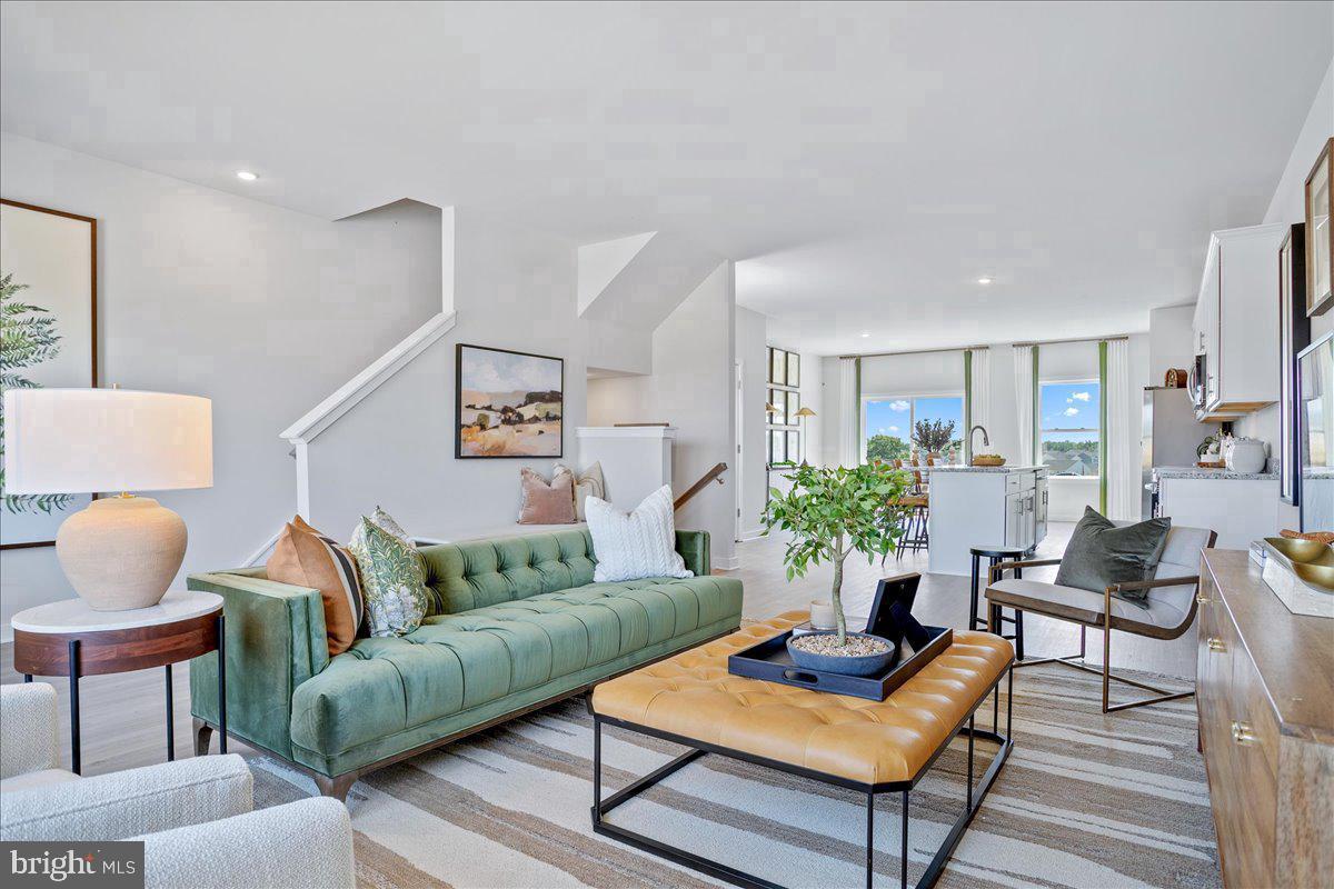 HomeSite 553 SHERMAN AVENUE