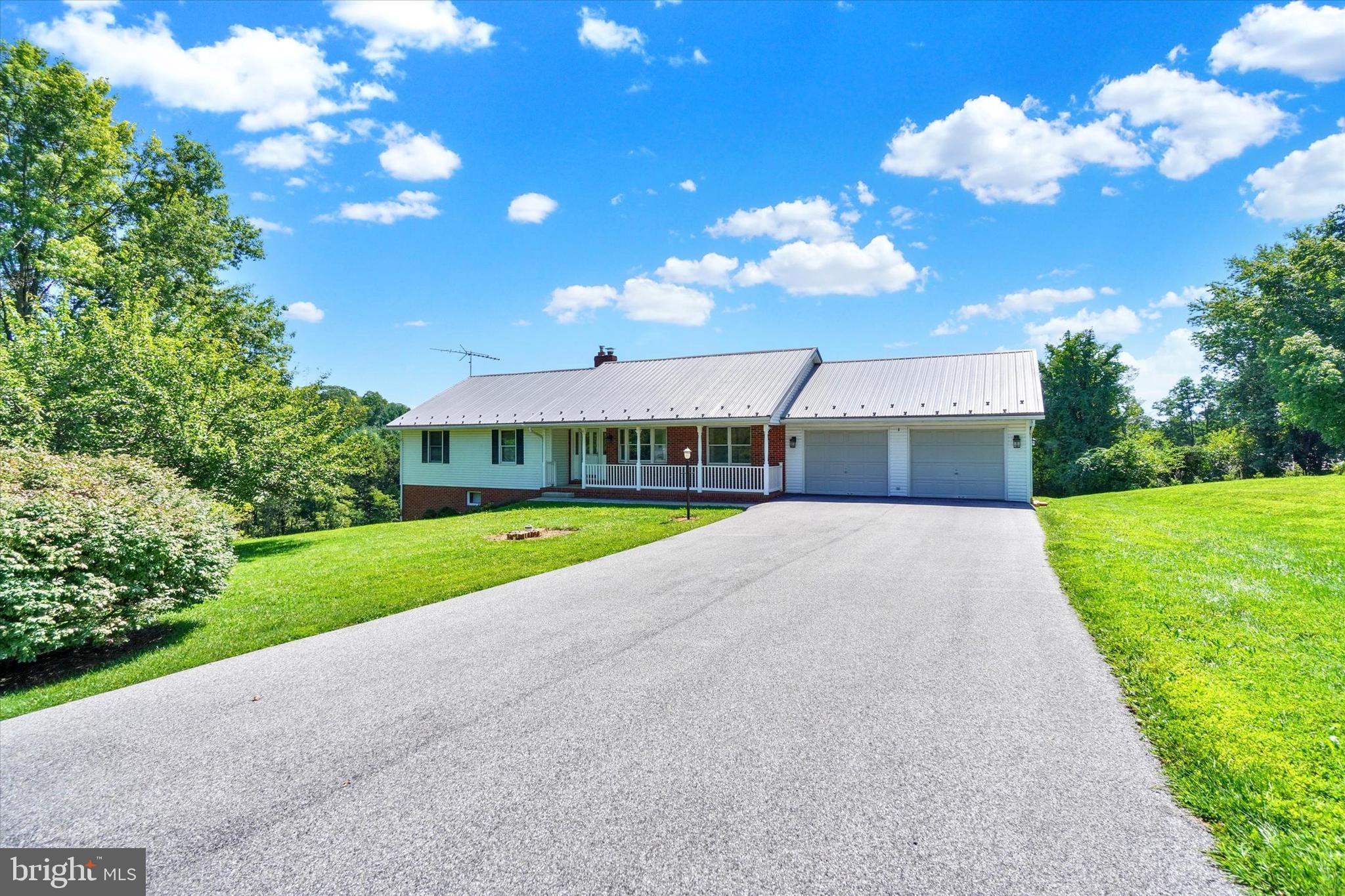 3594 APPLE COURT