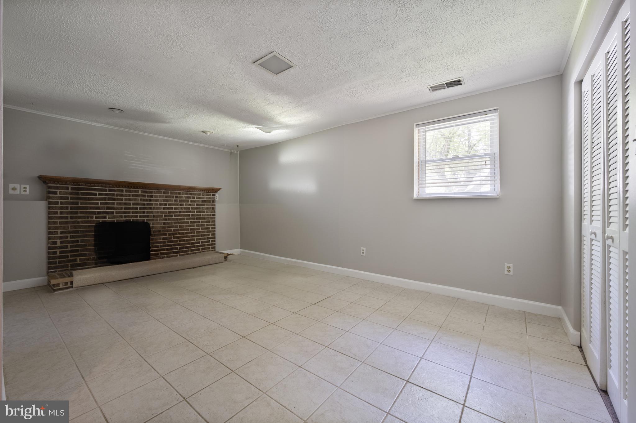 HUNTERS CREEK - Residential