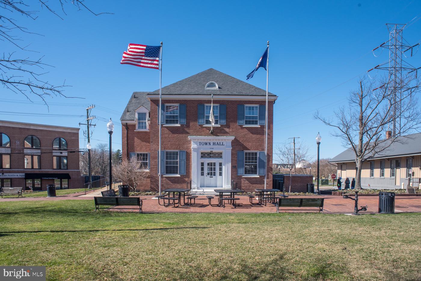 HUNTERS CREEK - Residential