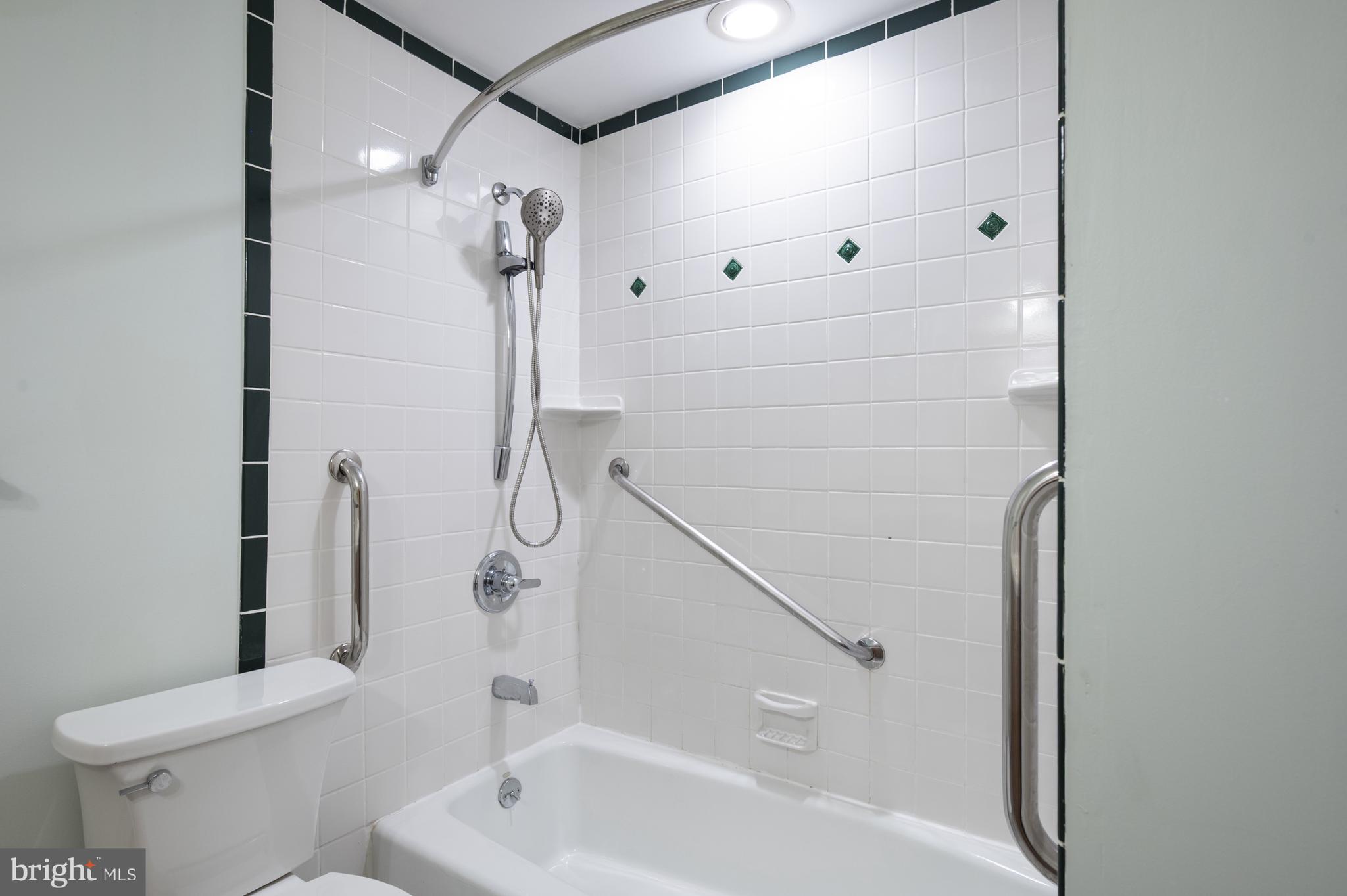 HUNTERS CREEK - Residential