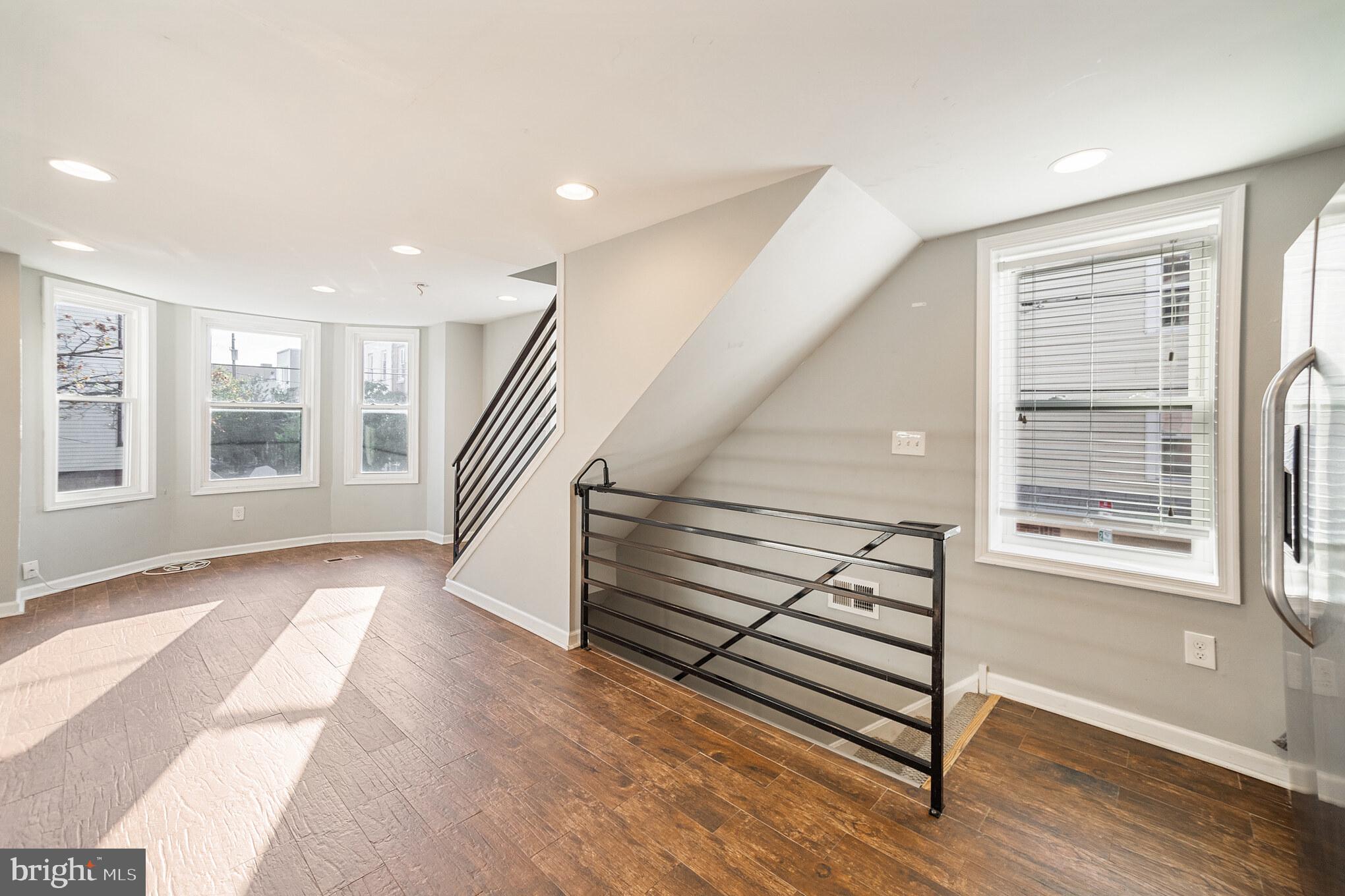 PASSYUNK SQUARE - Residential Income