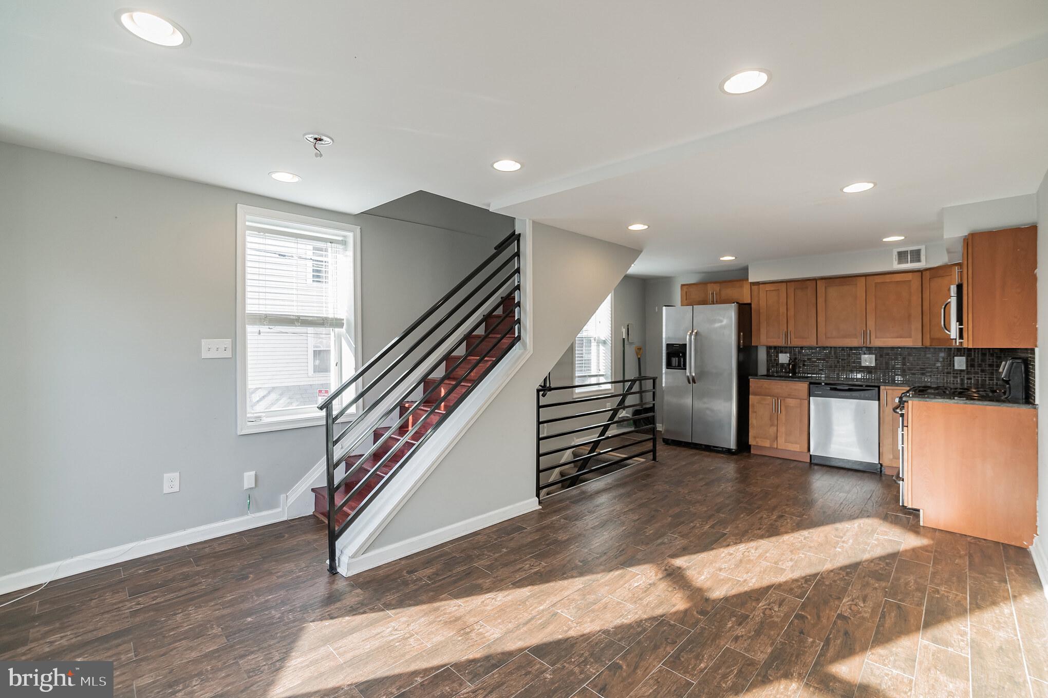 PASSYUNK SQUARE - Residential Income