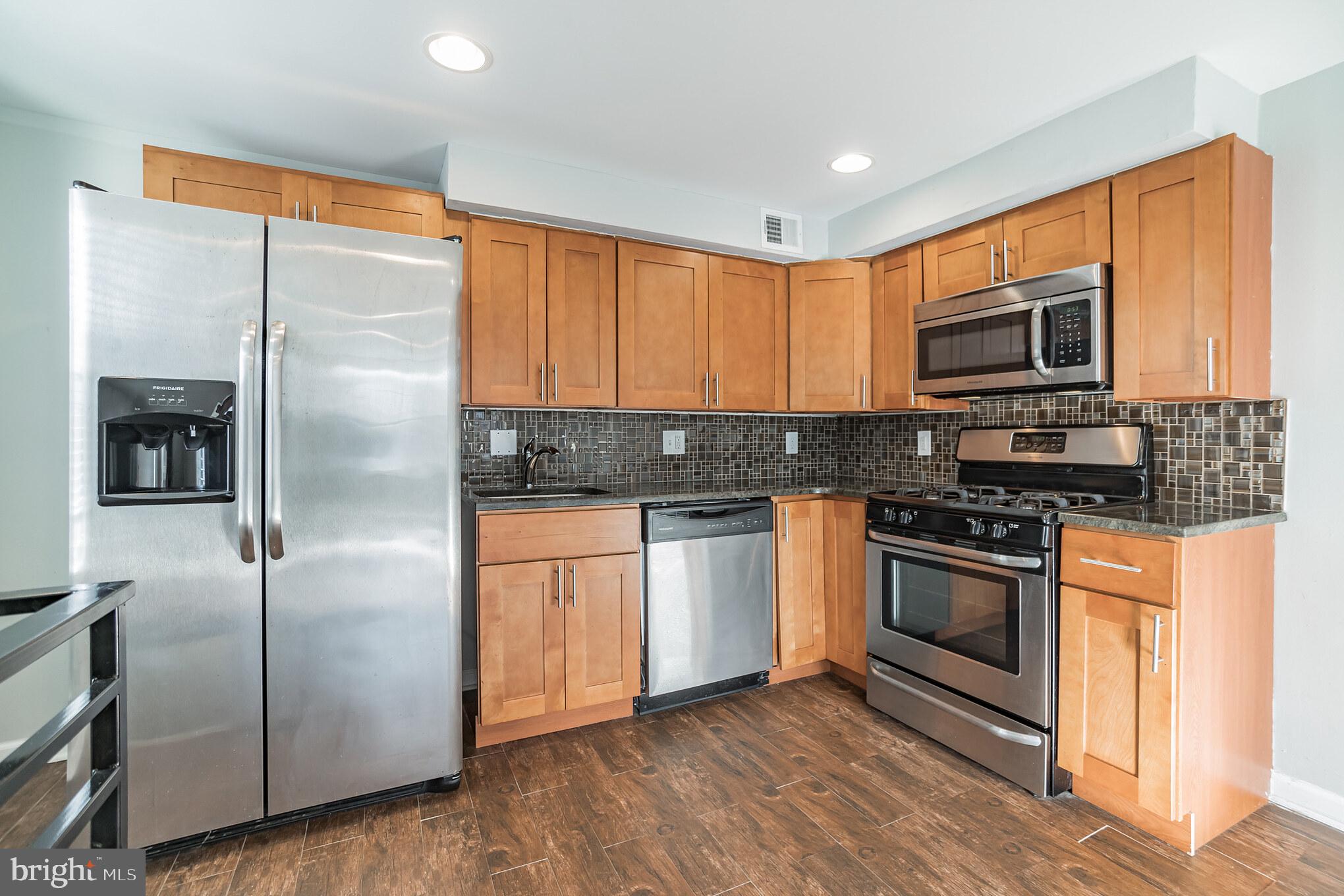 PASSYUNK SQUARE - Residential Income