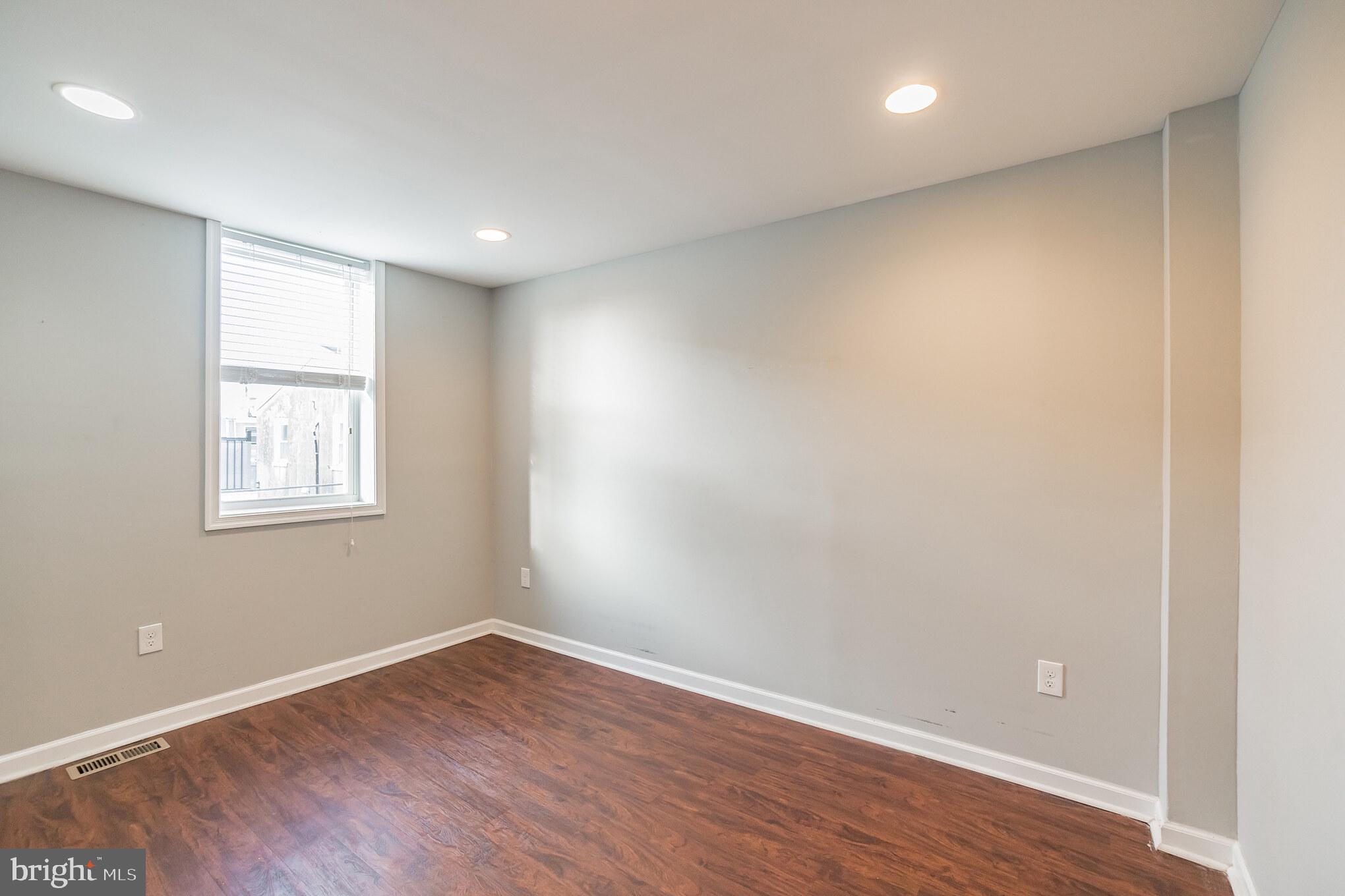 PASSYUNK SQUARE - Residential Income