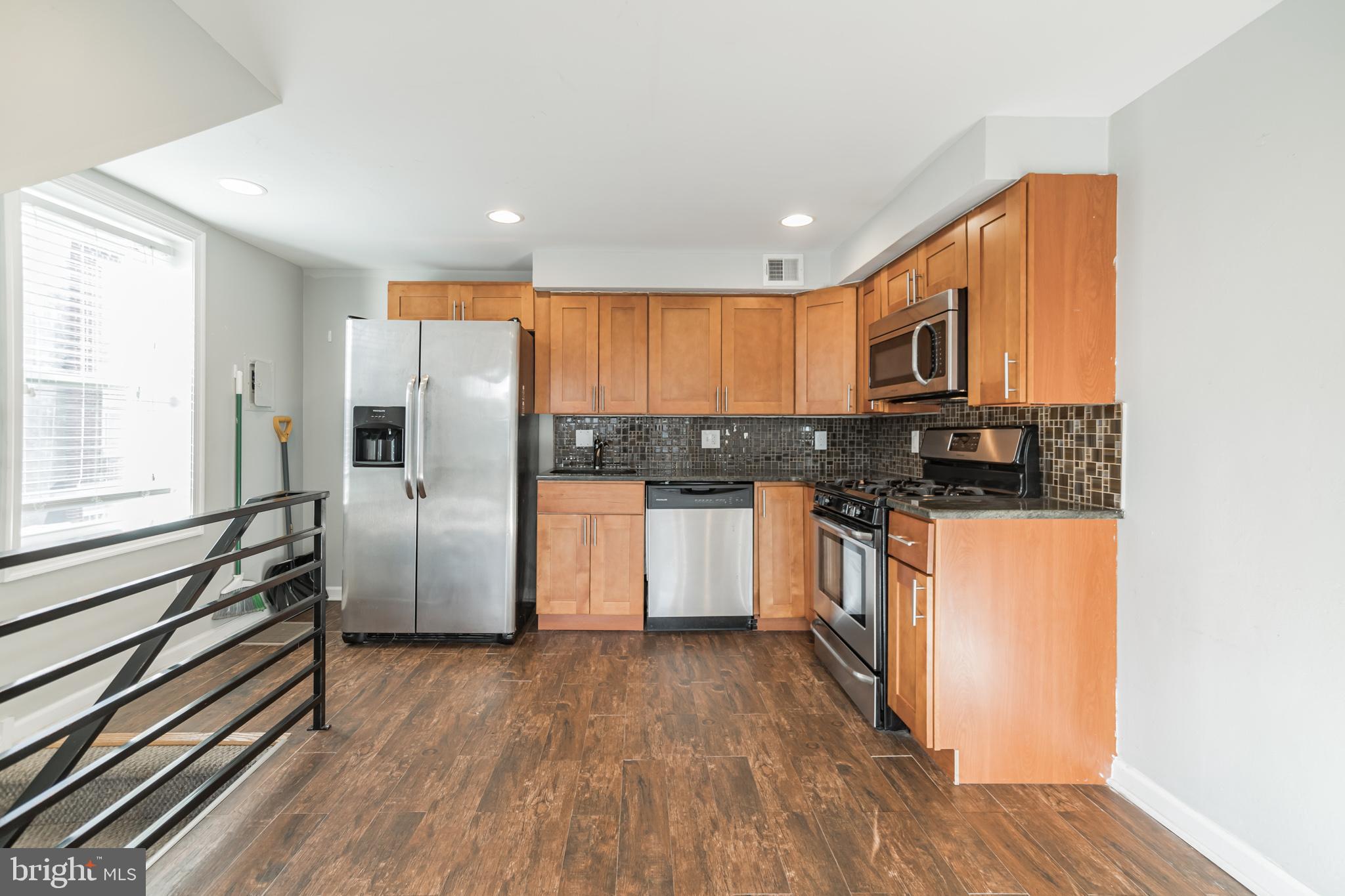 PASSYUNK SQUARE - Residential Income