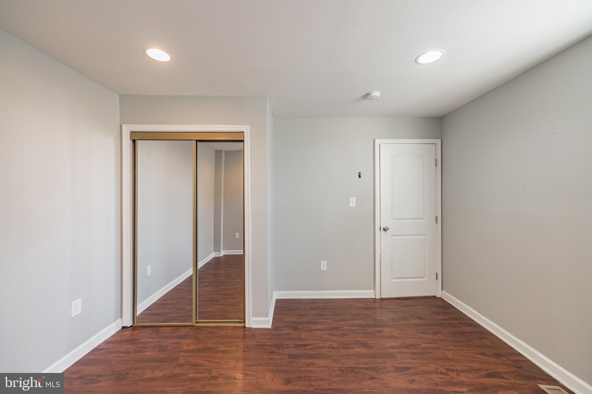 PASSYUNK SQUARE - Residential Income
