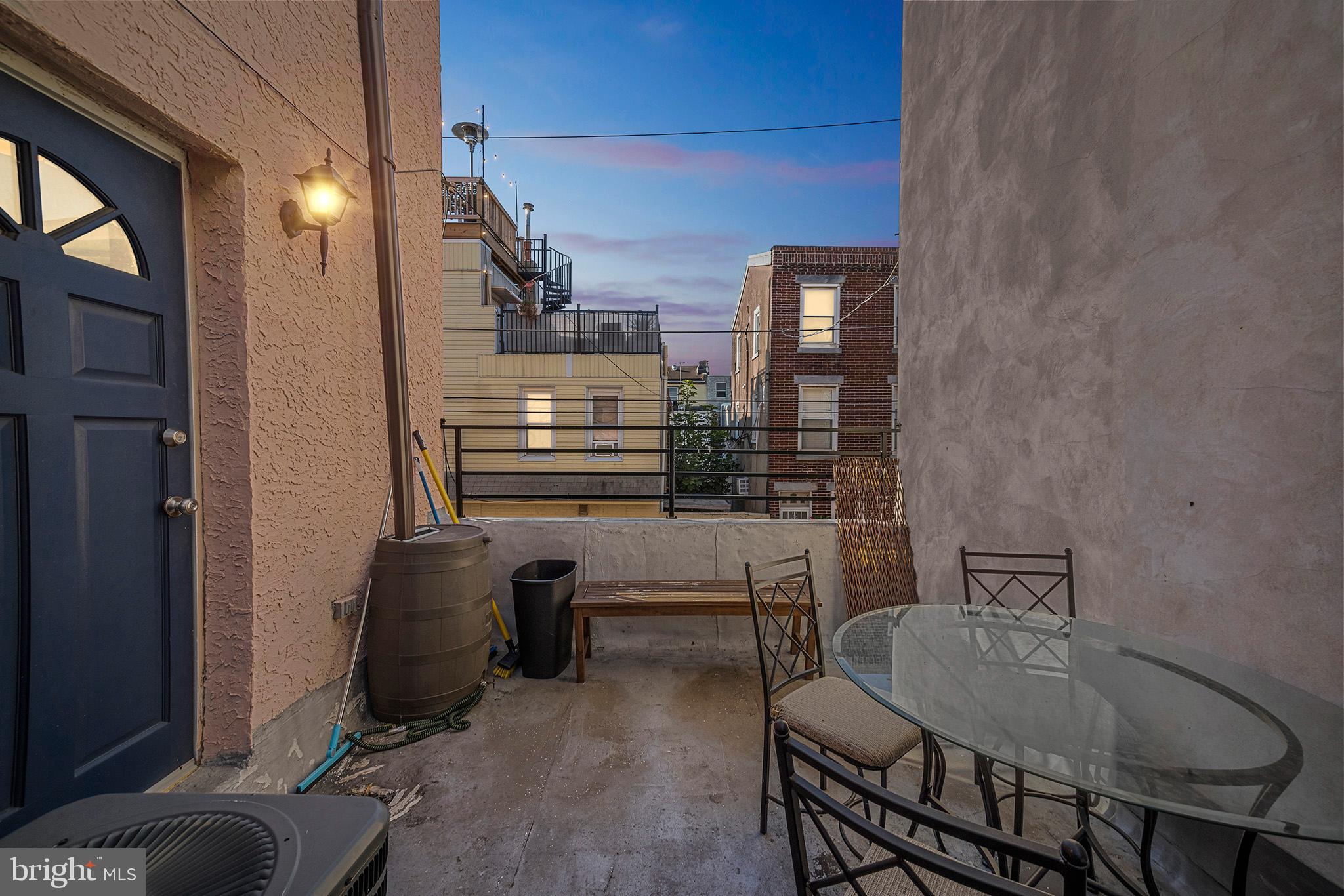 PASSYUNK SQUARE - Residential Income