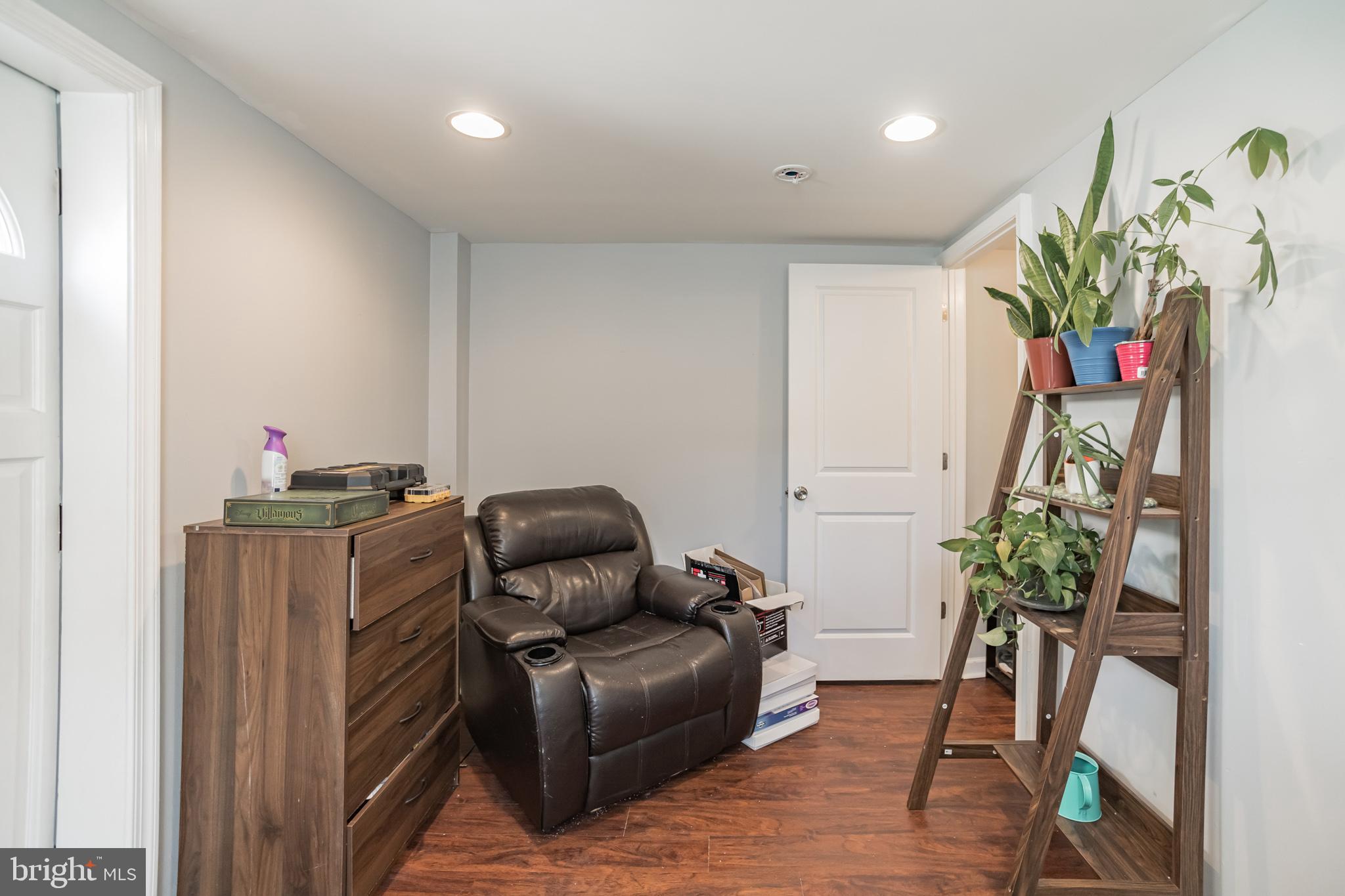 PASSYUNK SQUARE - Residential Income