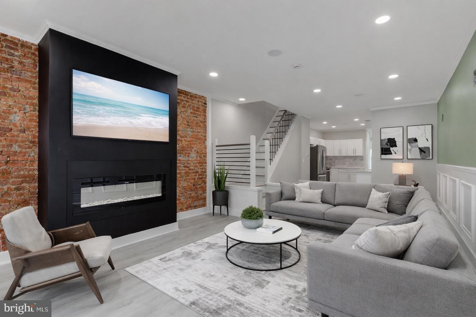 2180 E CUMBERLAND STREET