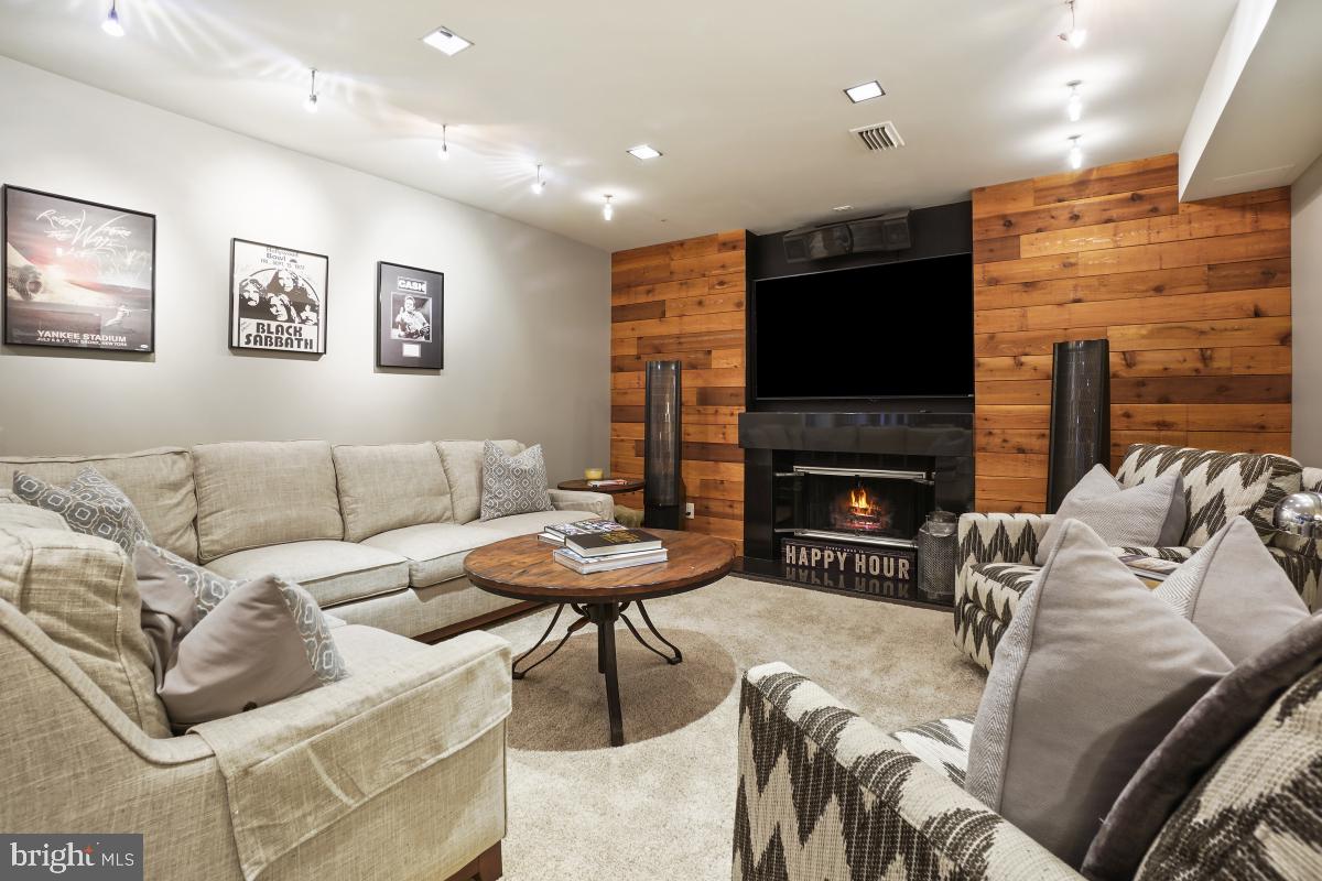 WESLEY HEIGHTS - Residential