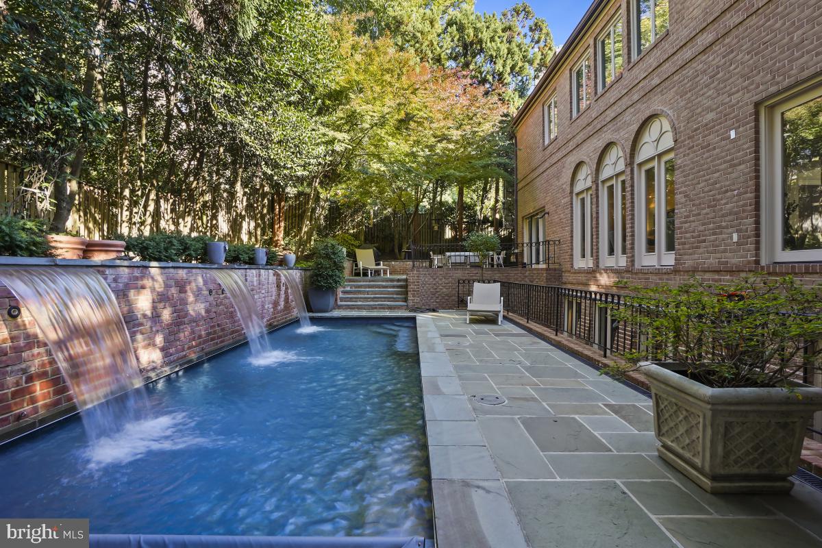 WESLEY HEIGHTS - Residential