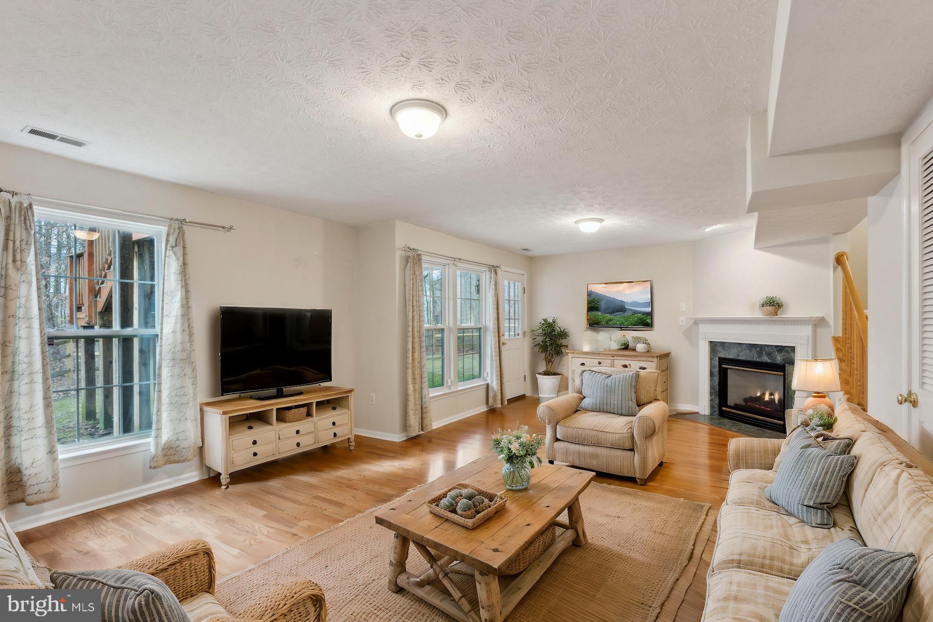 RUSSETT - Residential