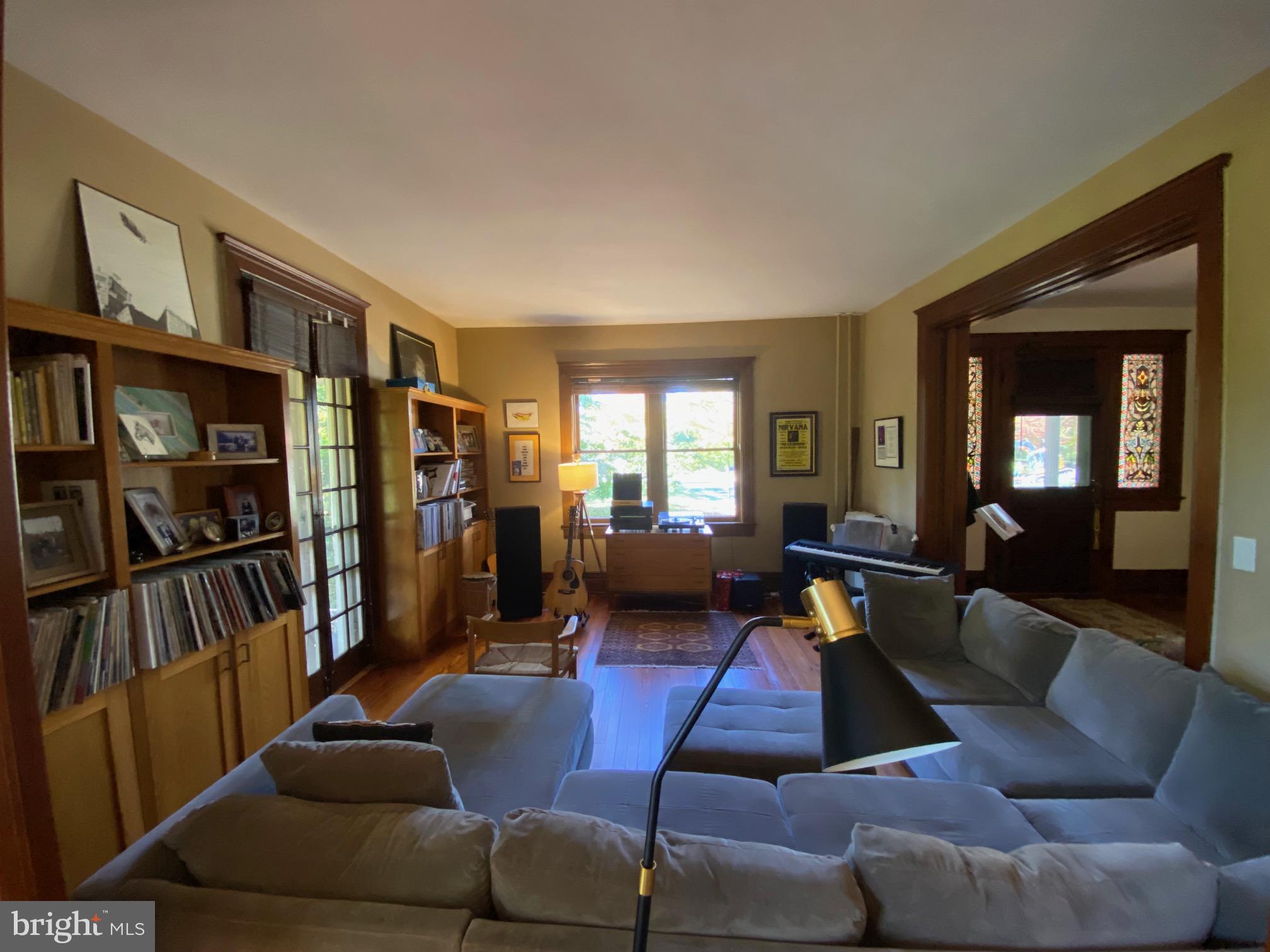 ROLAND PARK - Residential Lease