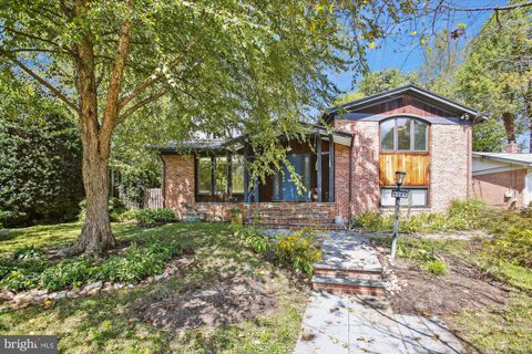 Photo of 6205 STARDUST LN, BETHESDA, MD 20817 (MLS # MDMC2107344)