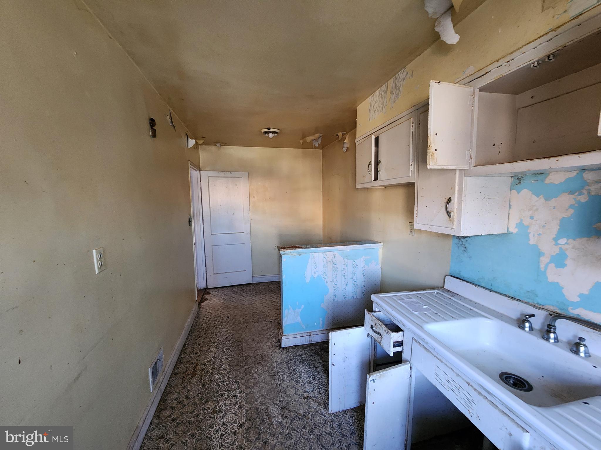 EDMONDSON VIILLAGE - Residential