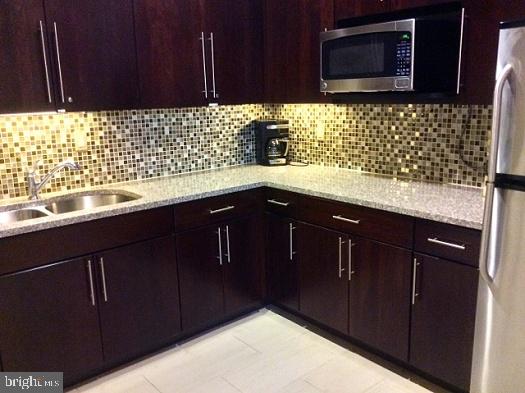 LANSDOWNE TOWN CENTER - Residential