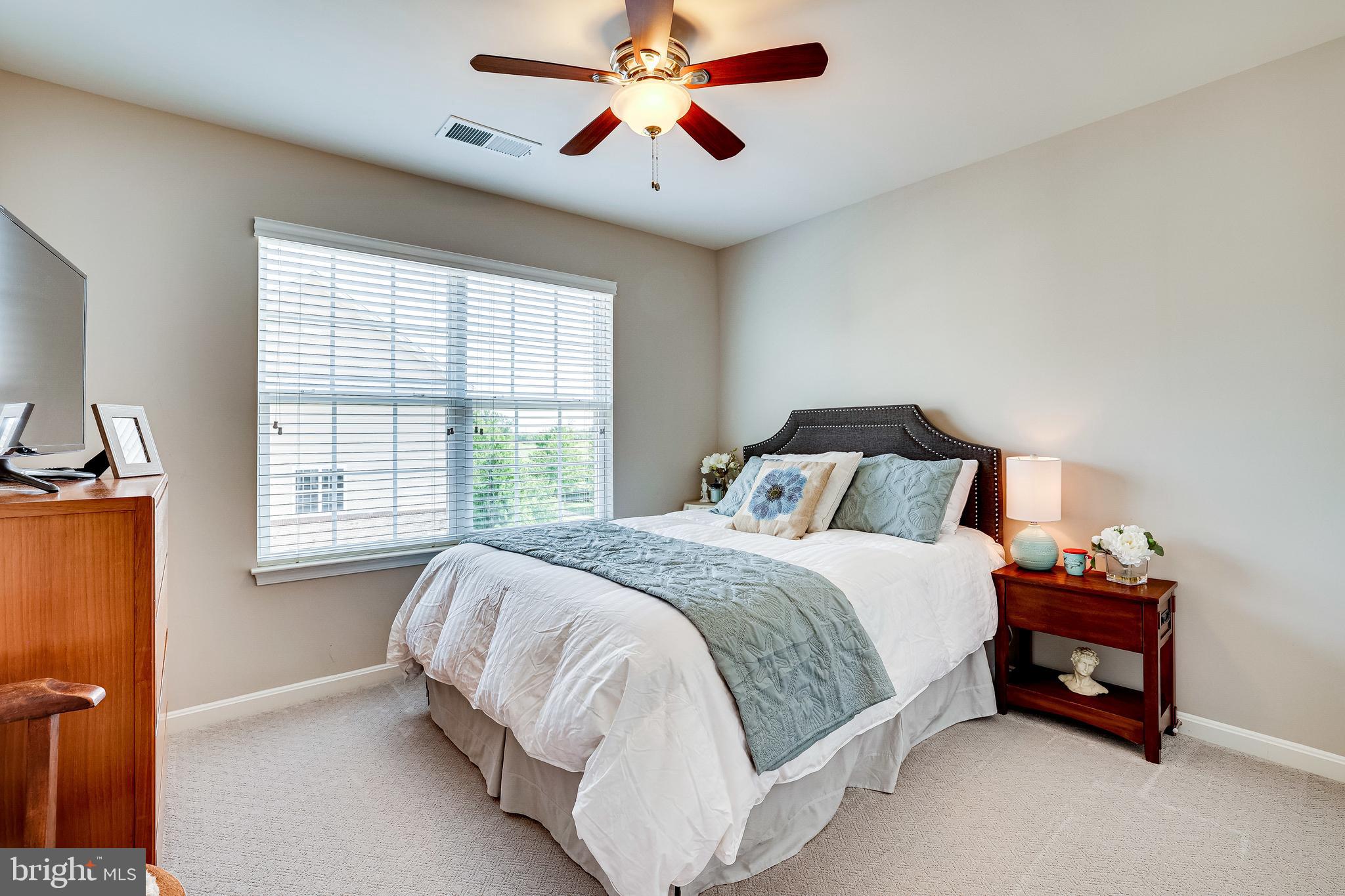 LANSDOWNE TOWN CENTER - Residential