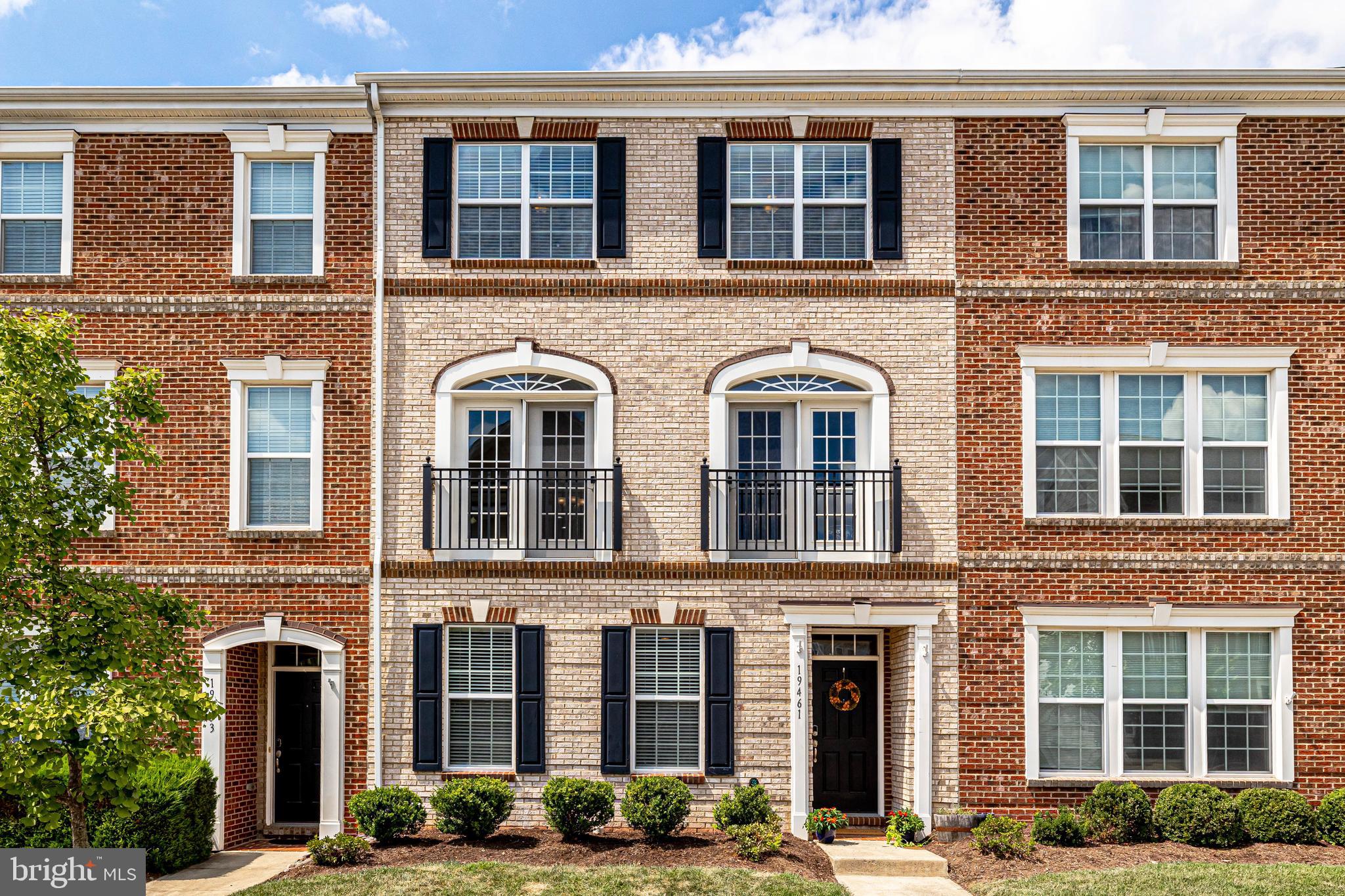 LANSDOWNE TOWN CENTER - Residential