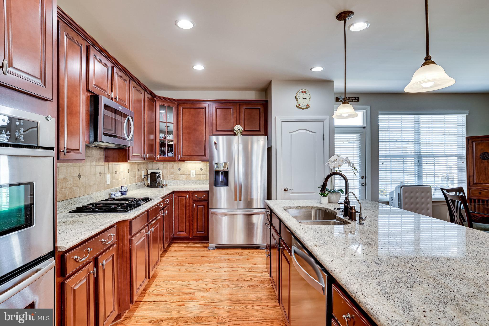 LANSDOWNE TOWN CENTER - Residential