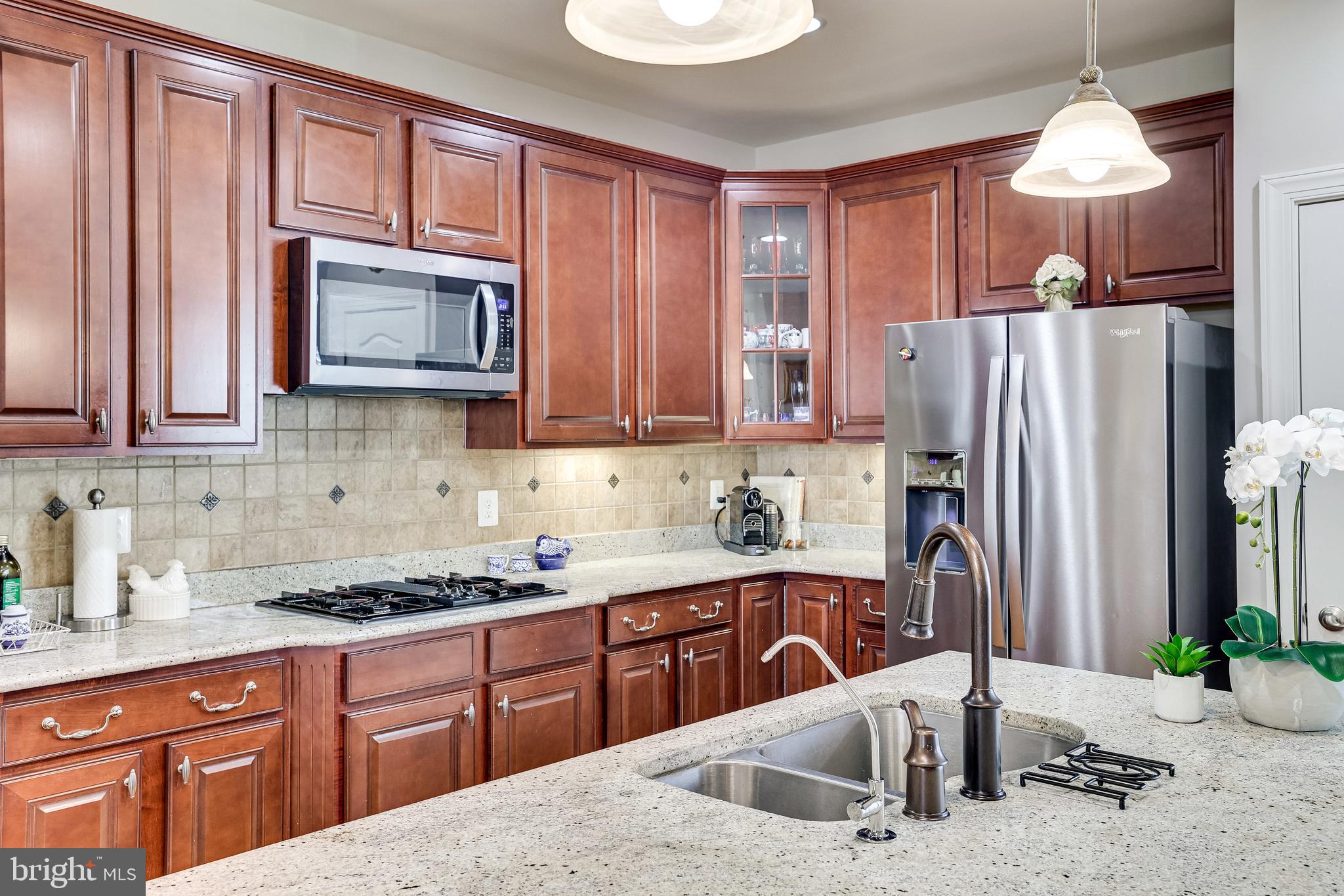 LANSDOWNE TOWN CENTER - Residential