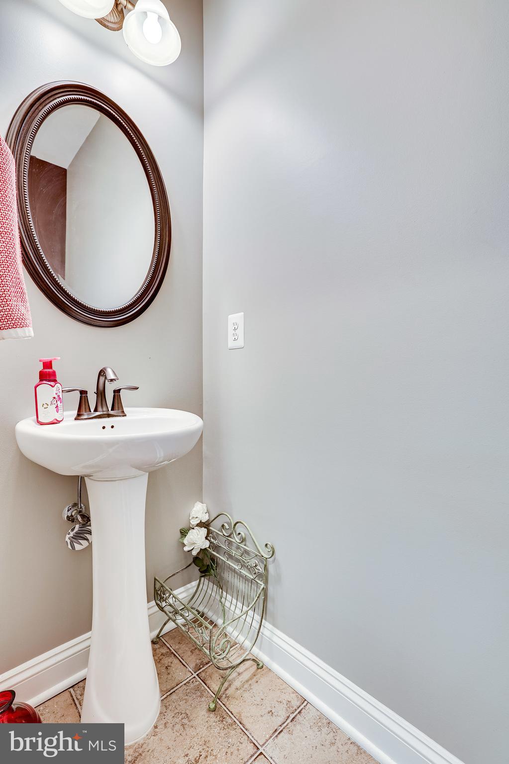 LANSDOWNE TOWN CENTER - Residential