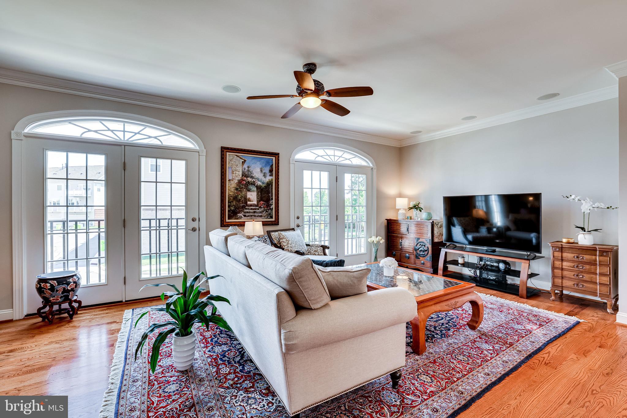 LANSDOWNE TOWN CENTER - Residential