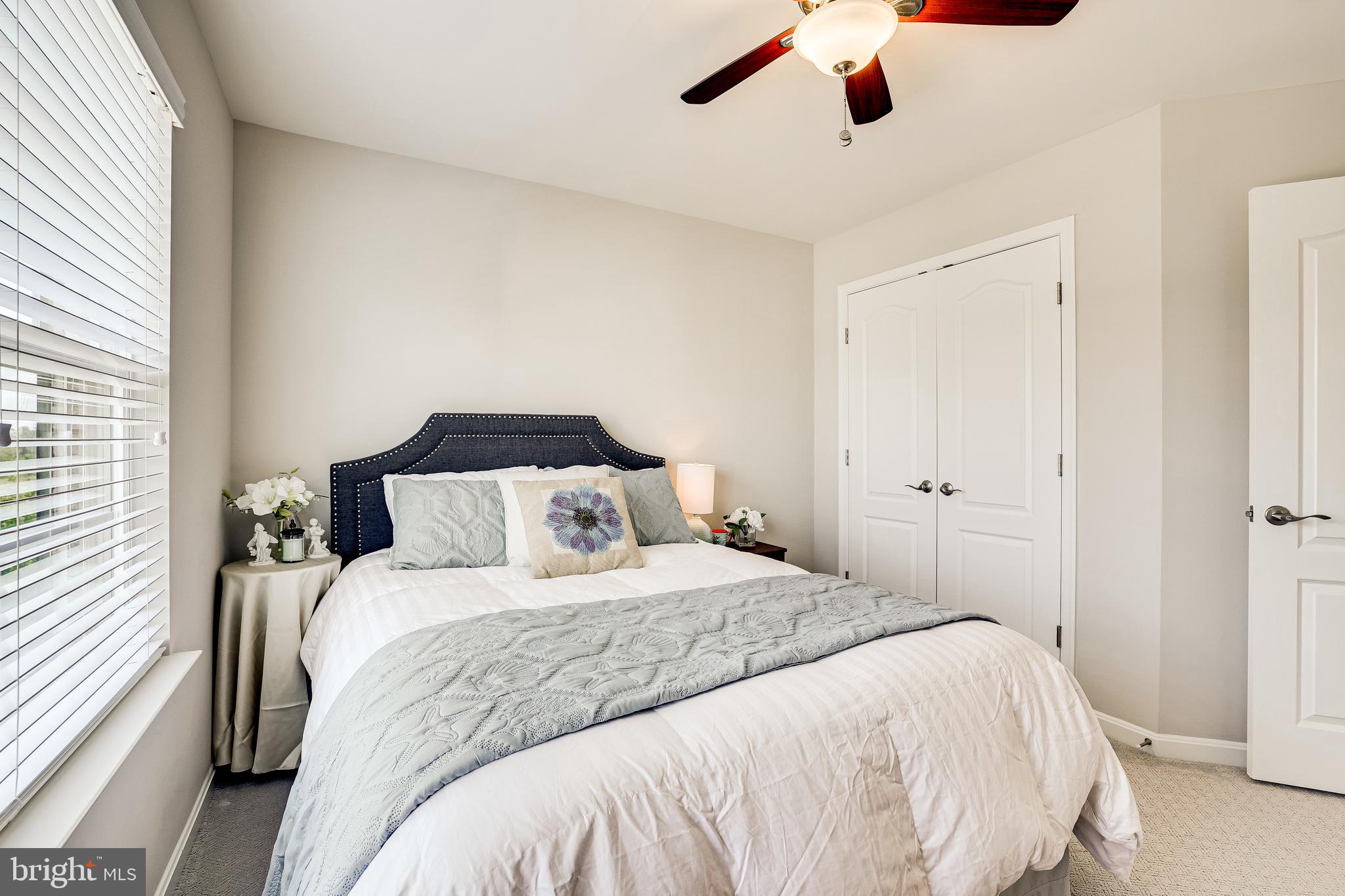 LANSDOWNE TOWN CENTER - Residential