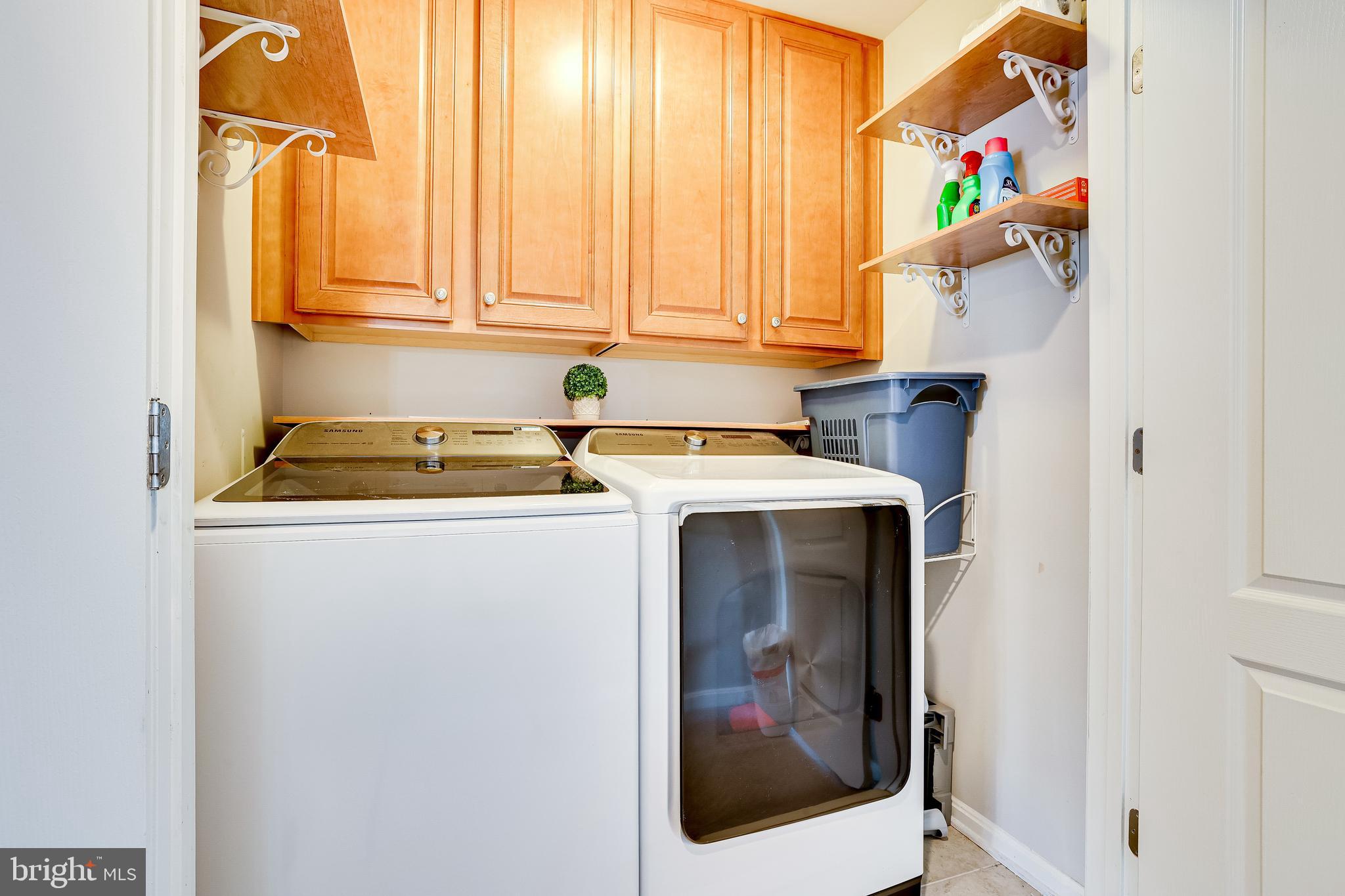 LANSDOWNE TOWN CENTER - Residential