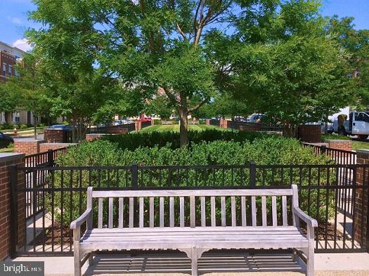 LANSDOWNE TOWN CENTER - Residential