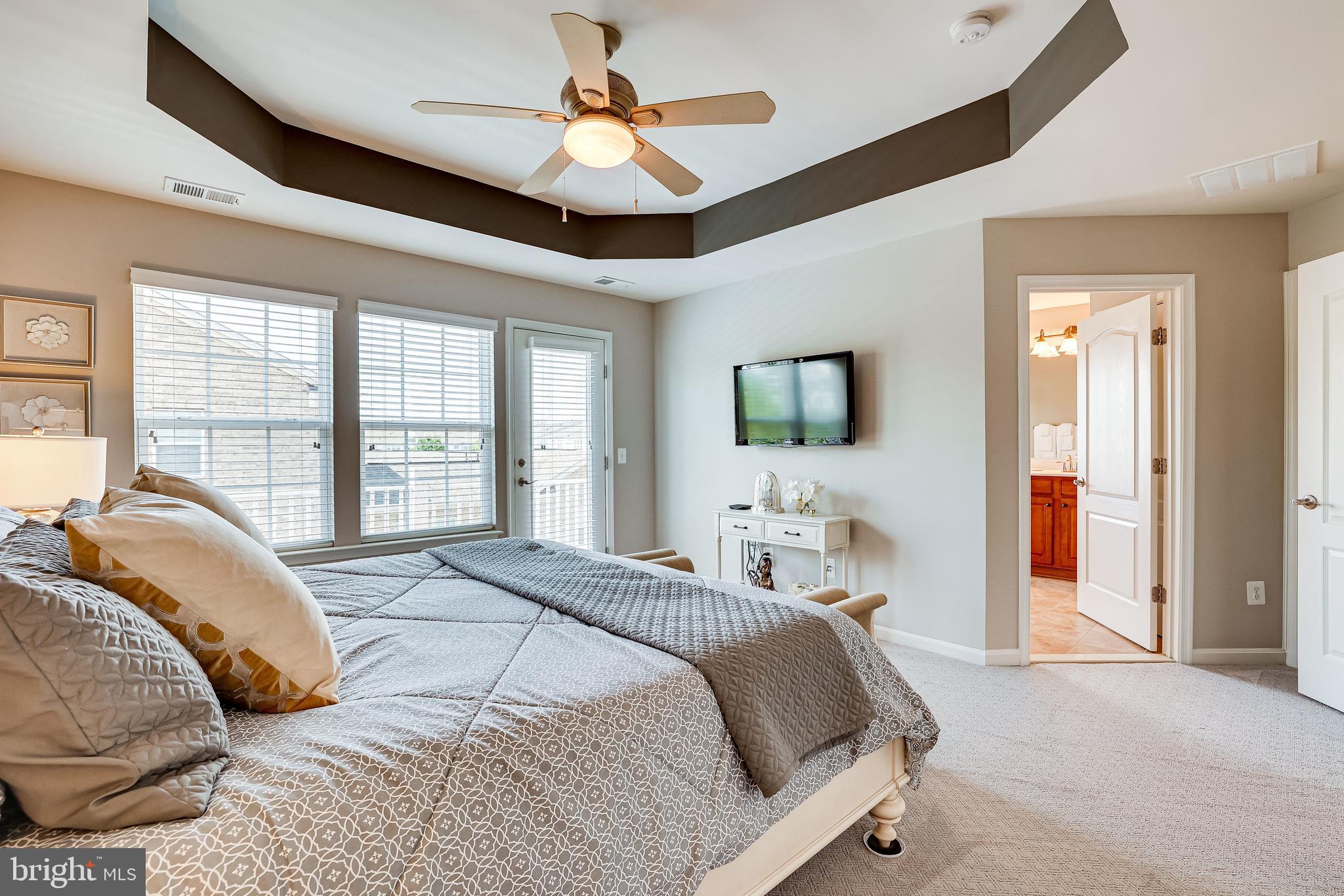 LANSDOWNE TOWN CENTER - Residential