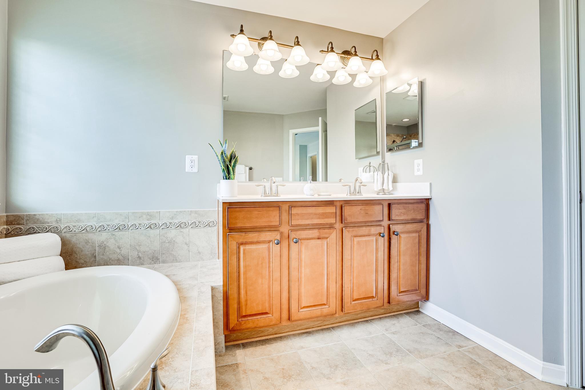 LANSDOWNE TOWN CENTER - Residential