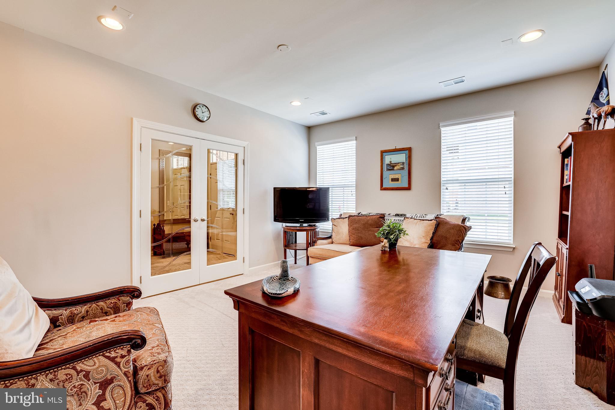 LANSDOWNE TOWN CENTER - Residential