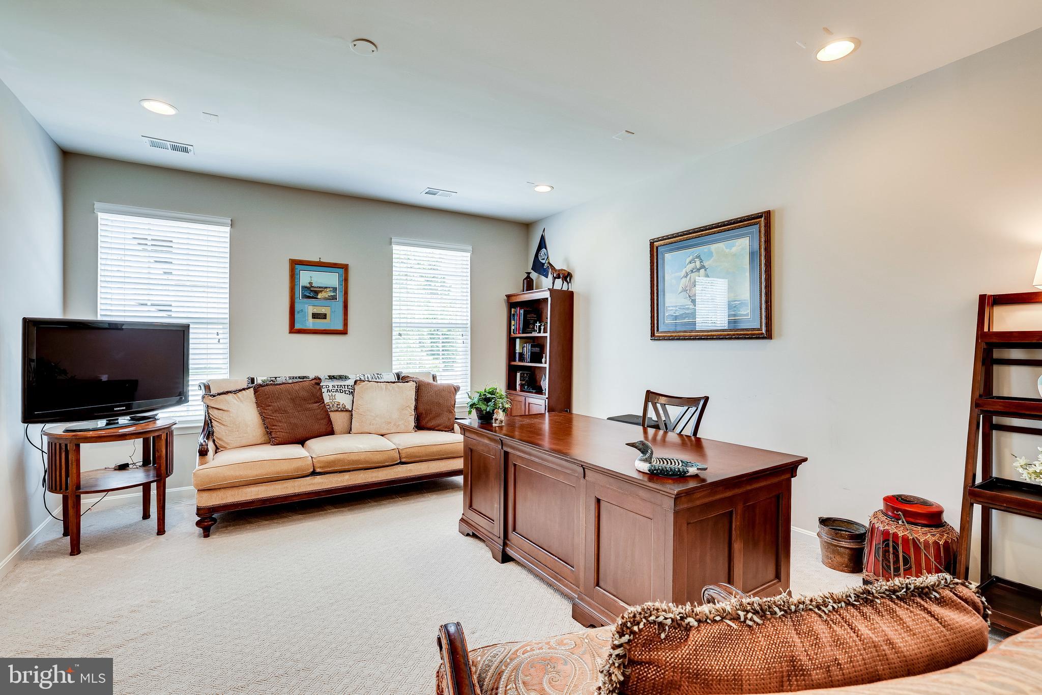 LANSDOWNE TOWN CENTER - Residential