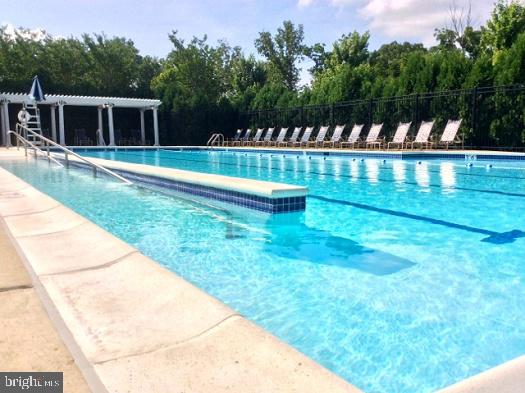 LANSDOWNE TOWN CENTER - Residential