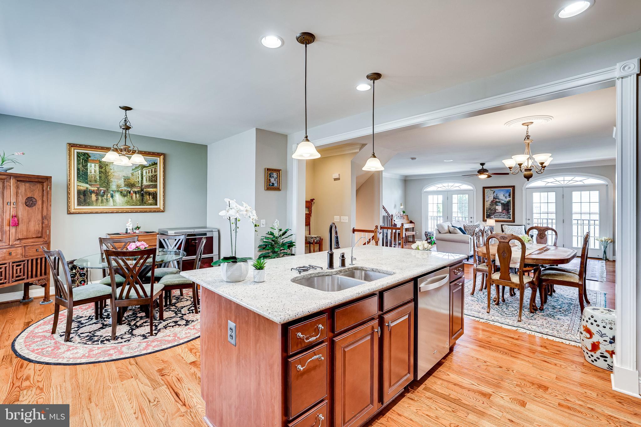 LANSDOWNE TOWN CENTER - Residential