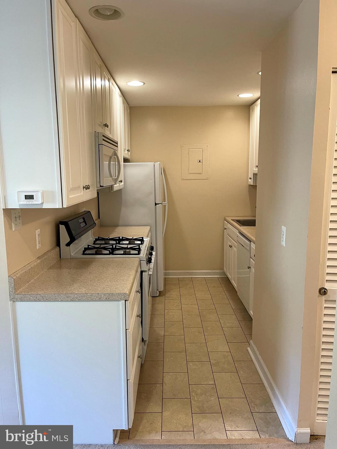 FAIRWINDS OF ANNAPOLIS - Residential Lease