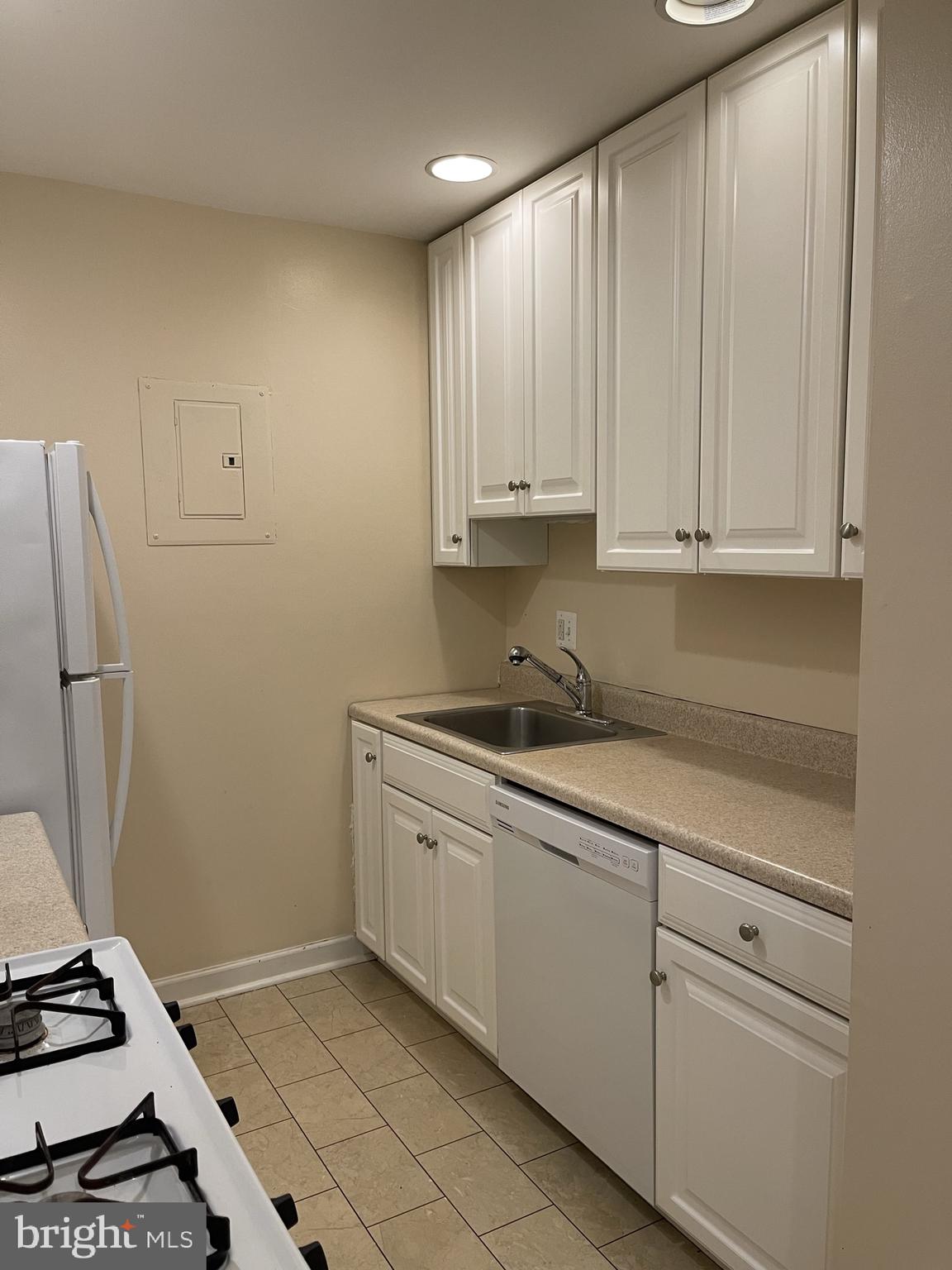 FAIRWINDS OF ANNAPOLIS - Residential Lease